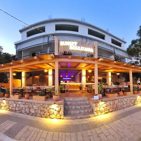Sunset Boulevard Hotel Qeparo Exterior photo